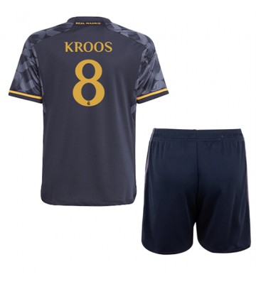 Real Madrid Toni Kroos #8 Borta Kläder Barn 2023-24 Kortärmad (+ Korta byxor)